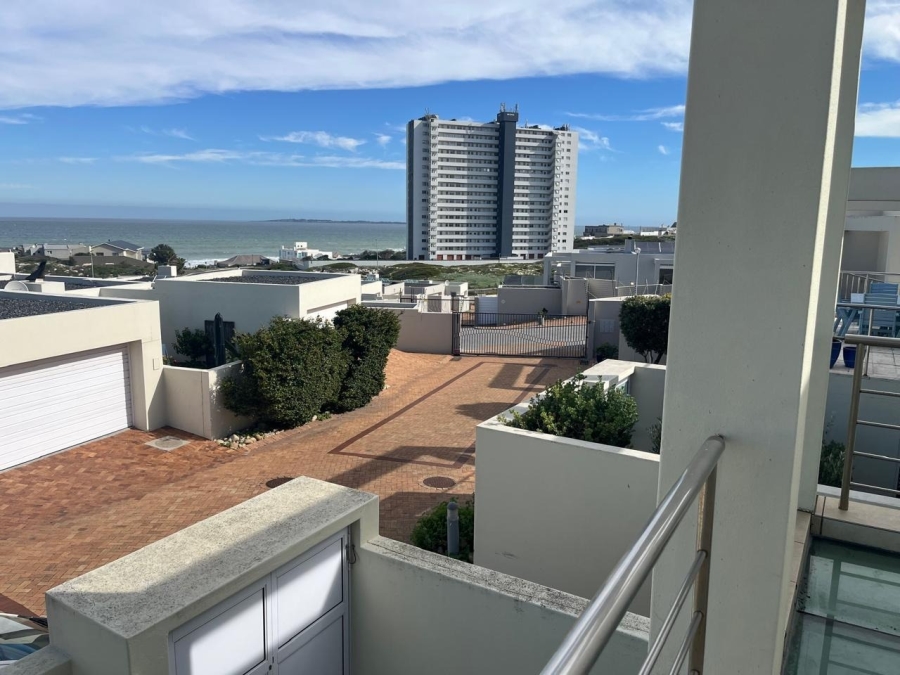 To Let 4 Bedroom Property for Rent in Big Bay Western Cape